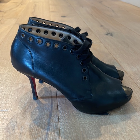 AUTHENTIC CHRISTIAN LOUBOUTIN BOOTIES - Picture 6 of 16